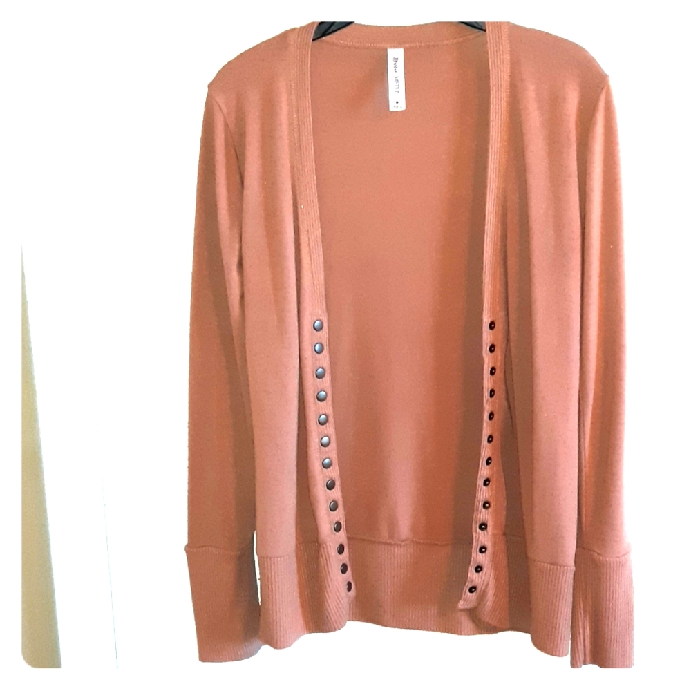 Cute thin layer button up knit